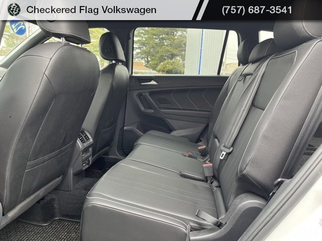 Used 2022 Volkswagen Tiguan SE R-Line image 25