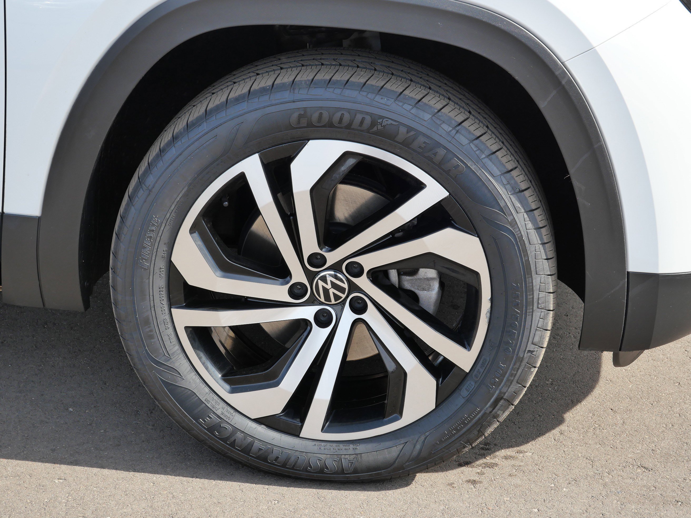 Certified 2023 Volkswagen Atlas SEL AWD/4WD image 15