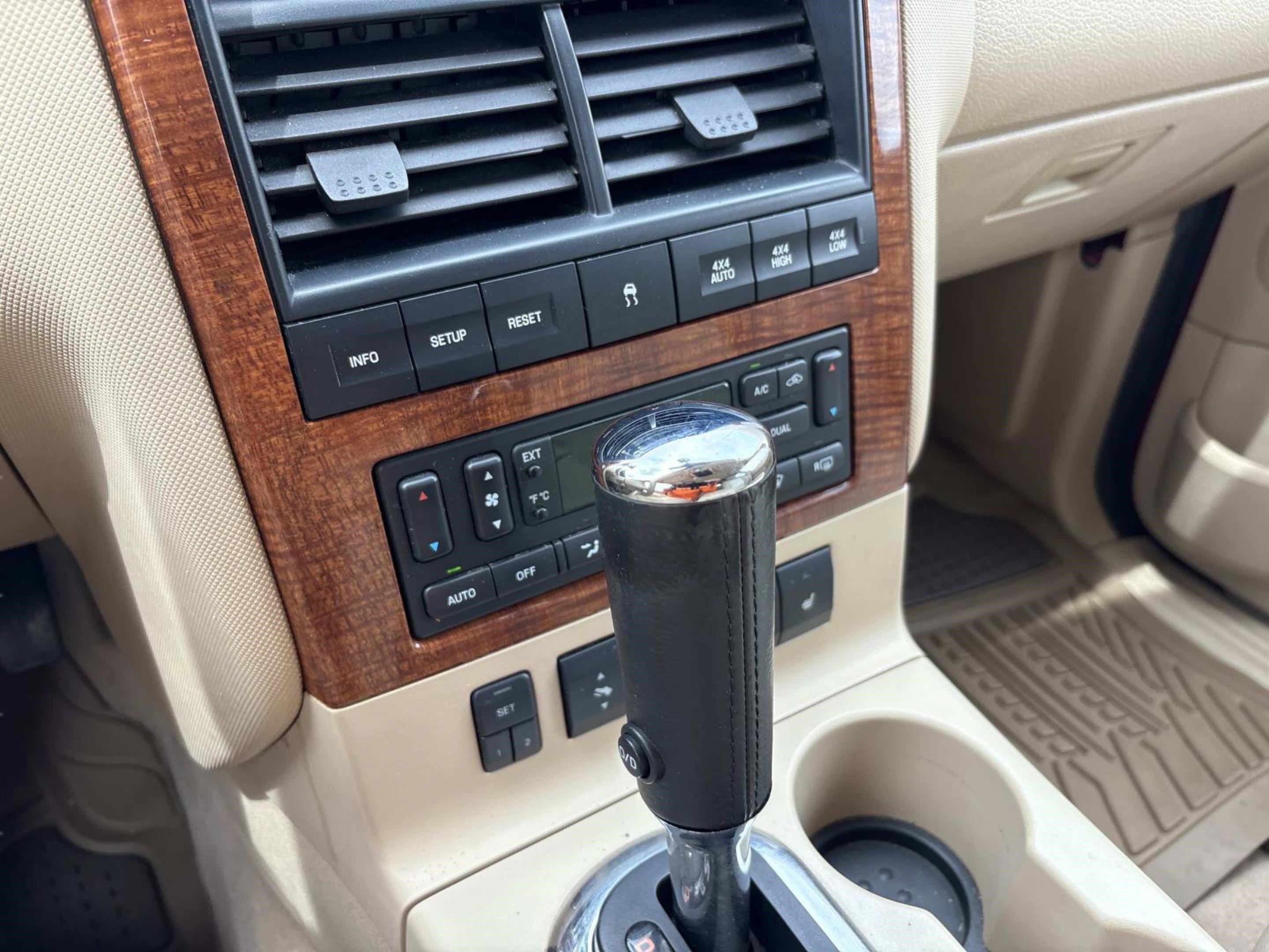 Used 2006 Ford Explorer Eddie Bauer AWD/4WD image 30