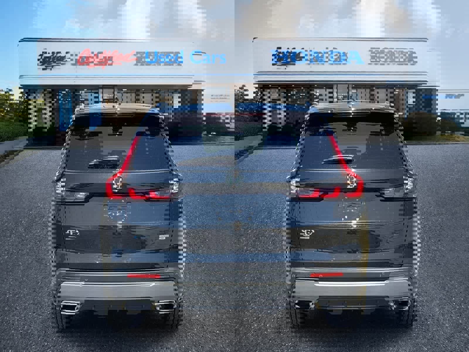 Used 2024 Honda CR-V Sport Touring image 4