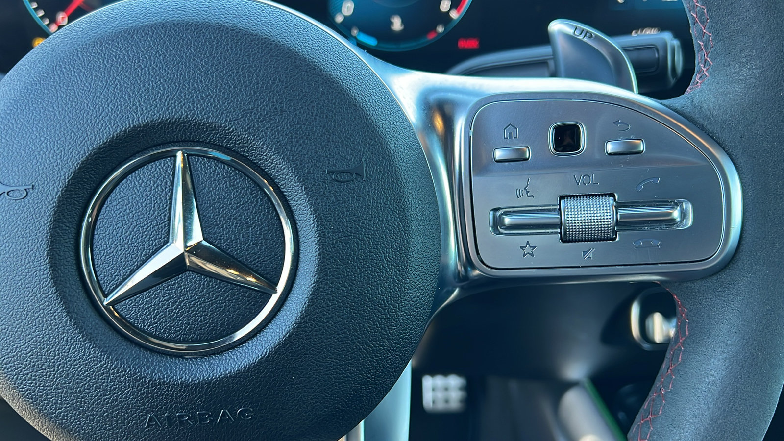 Used 2023 Mercedes-Benz GLB 35 AMG 4MATIC image 26