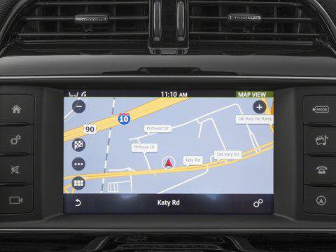 Used 2018 Jaguar XE Premium image 17