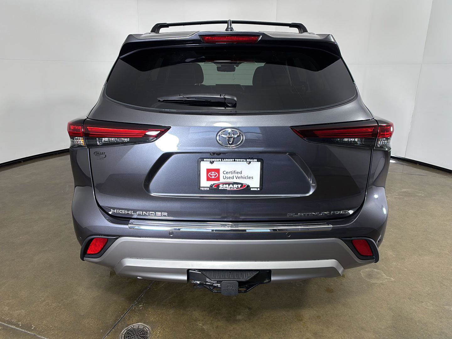 Used 2024 Toyota Highlander Platinum AWD/4WD image 10