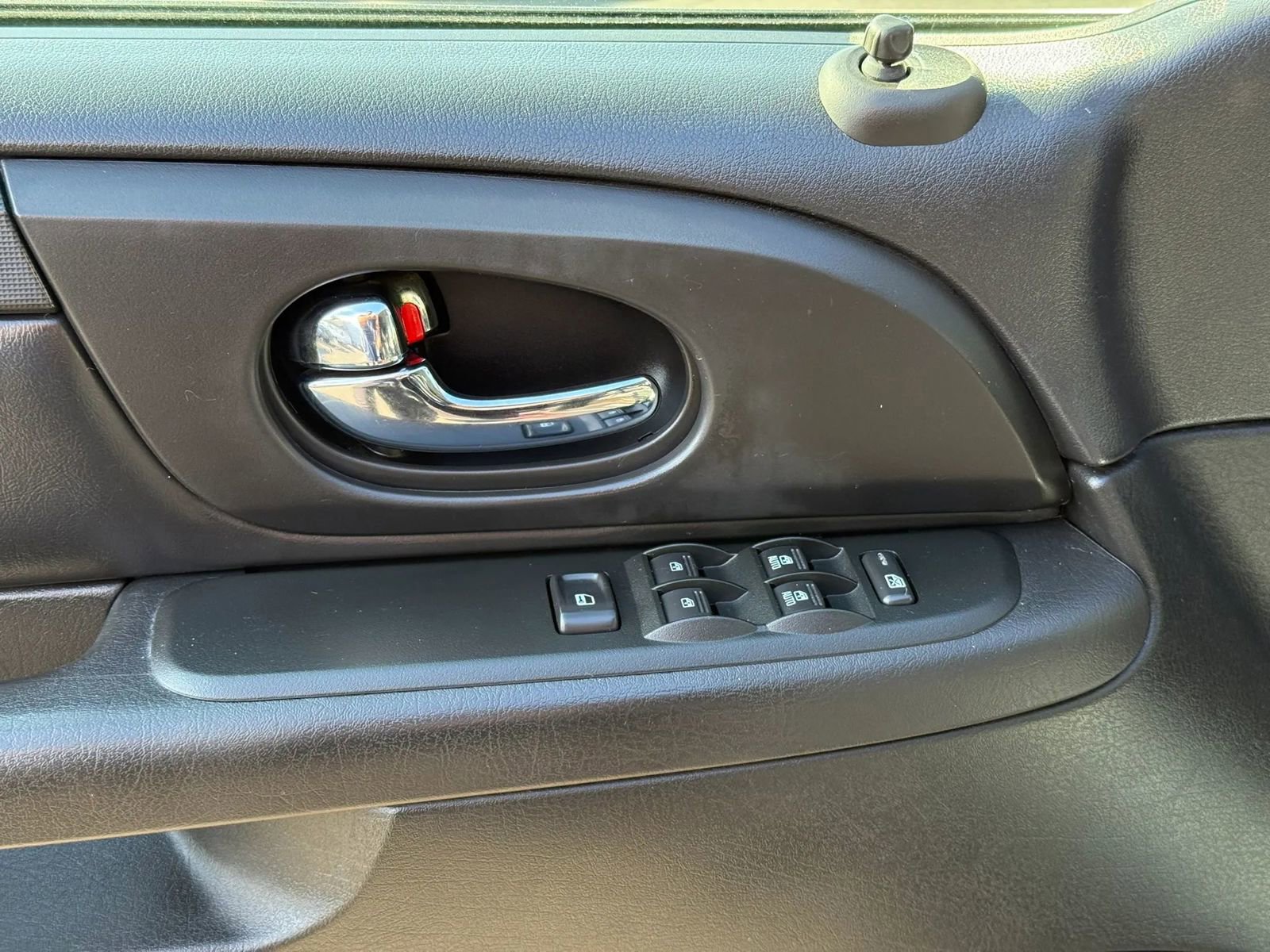 Used 2006 GMC Envoy XL SLE image 15
