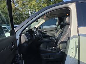 Used 2024 Nissan Pathfinder SL w/ SL Premium Package AWD/4WD image 29