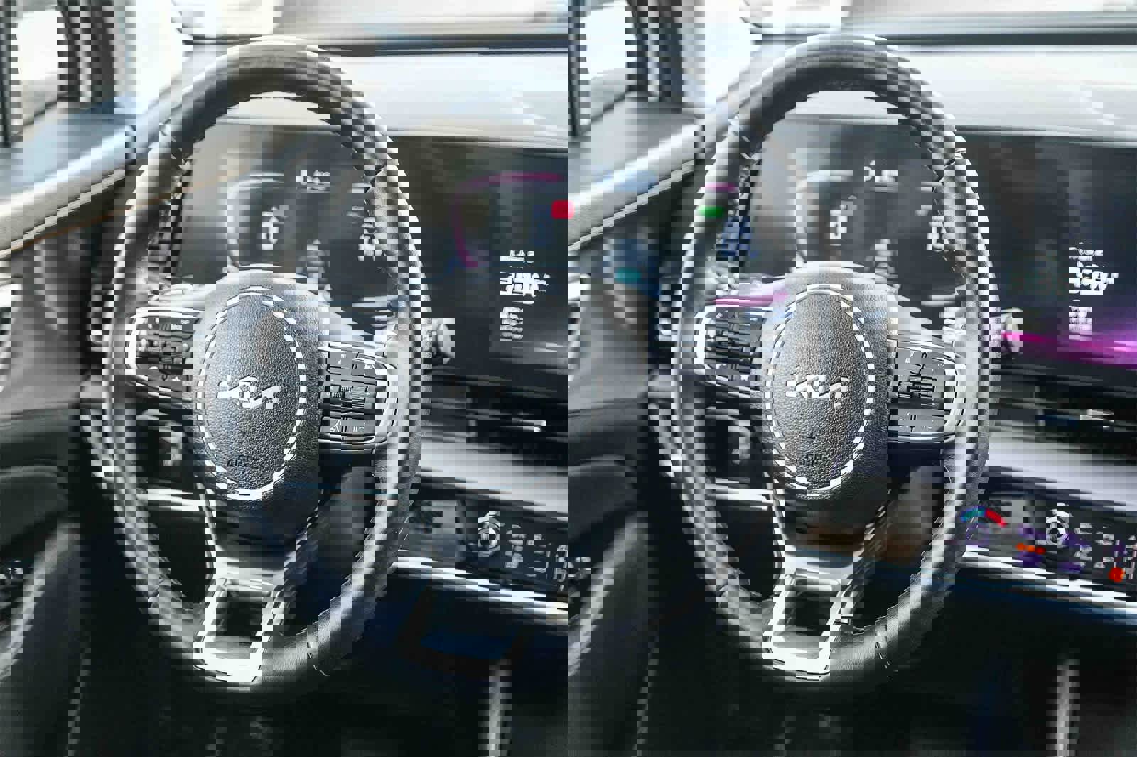 Used 2023 Kia Sportage EX image 14