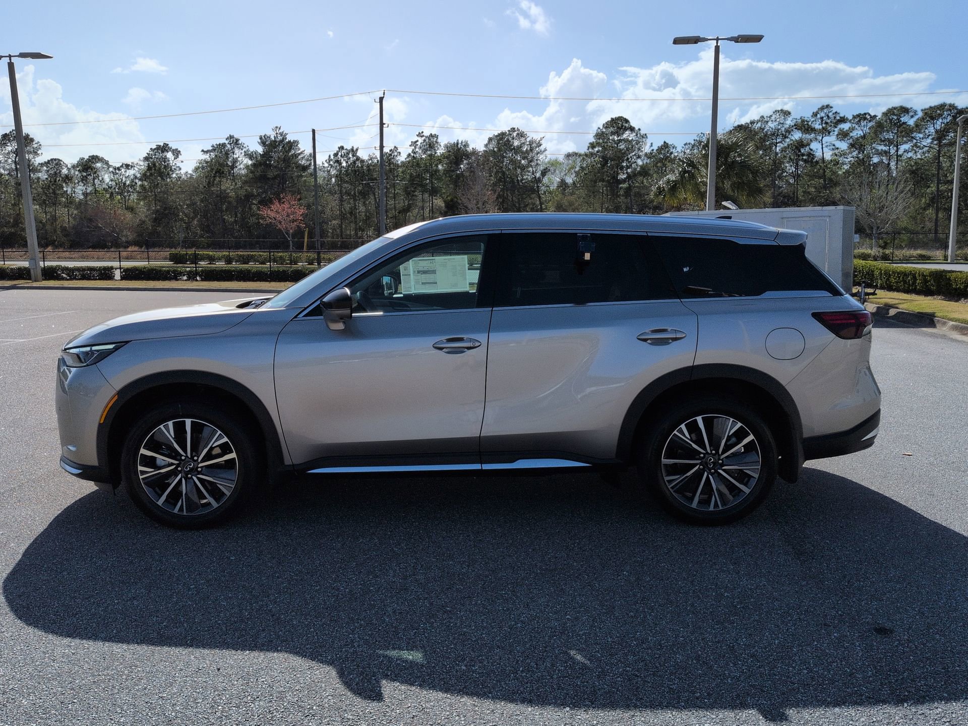 New 2026 INFINITI QX60 Luxe w/ Cargo Package FWD image 8