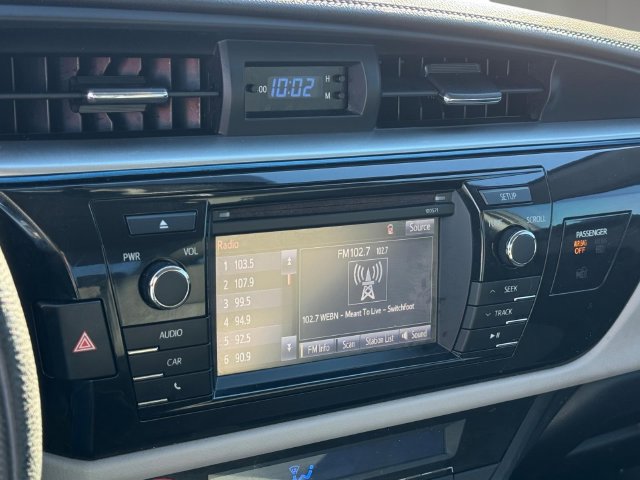 Used 2016 Toyota Corolla LE FWD image 15