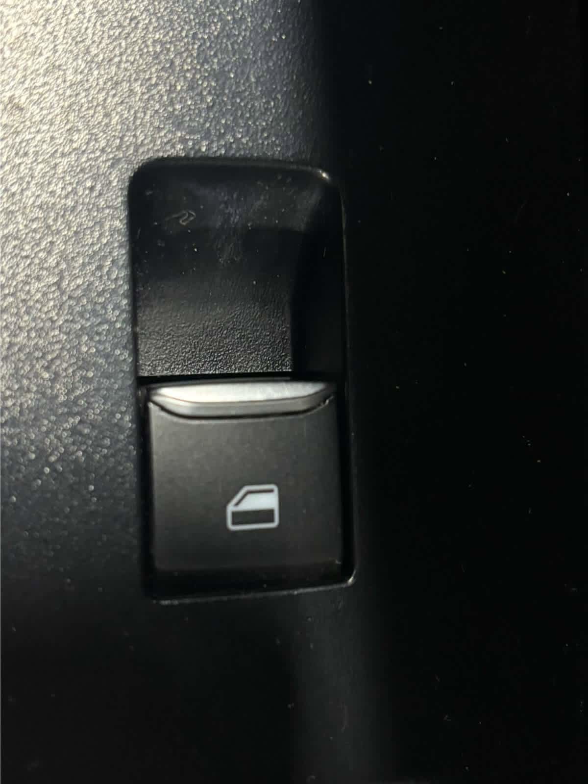 Used 2021 Ford Explorer XLT w/ Equipment Group 202A AWD/4WD image 44
