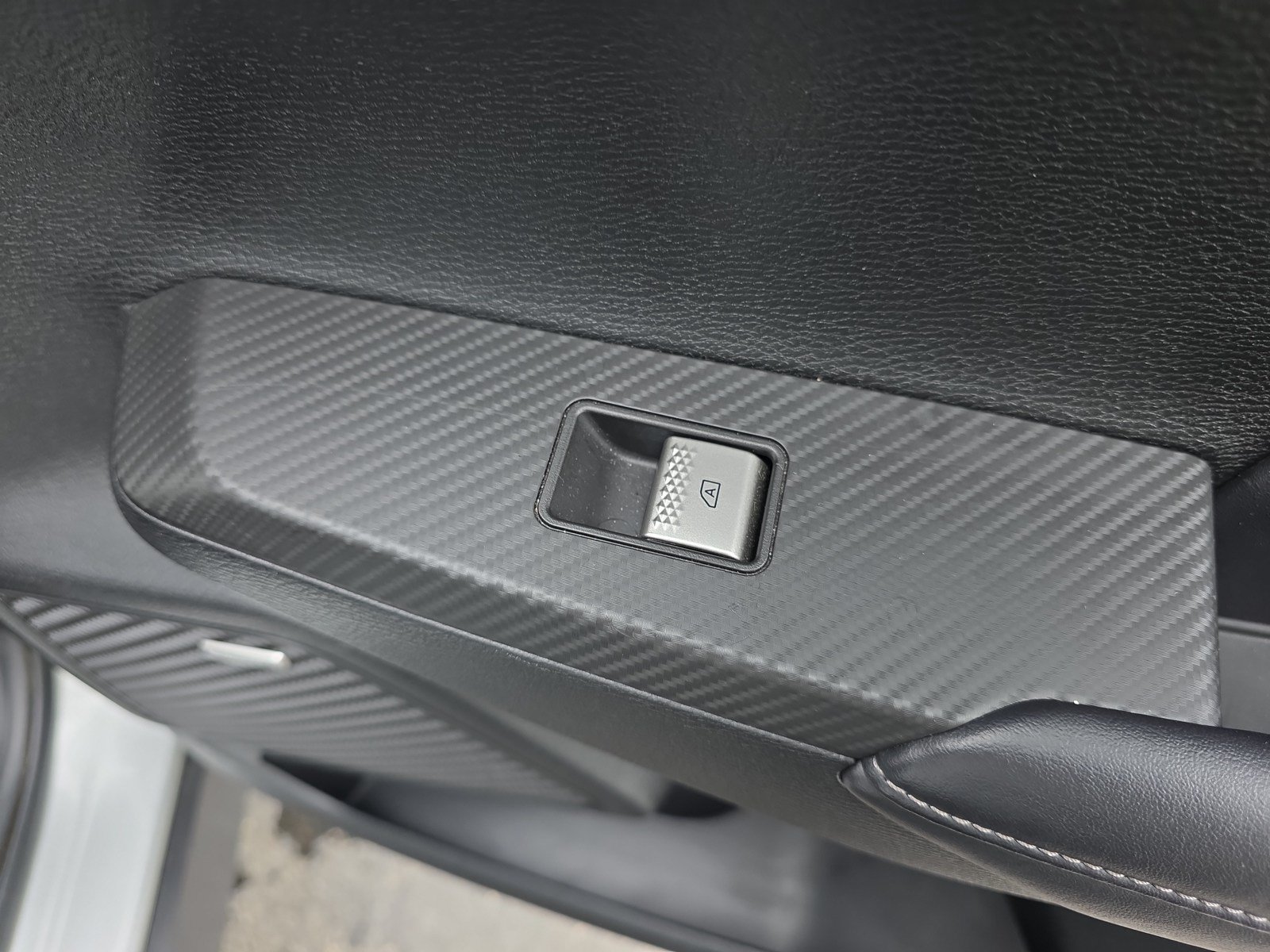 Used 2025 Mitsubishi Outlander SE AWD/4WD image 23
