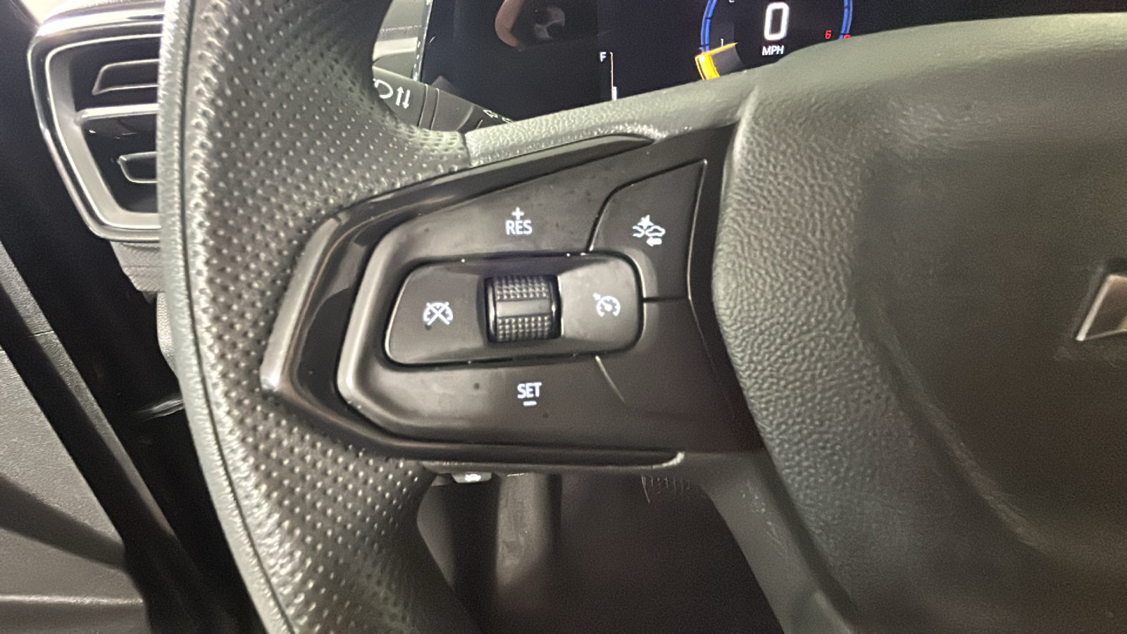 Used 2025 Chevrolet TrailBlazer LT AWD/4WD image 18