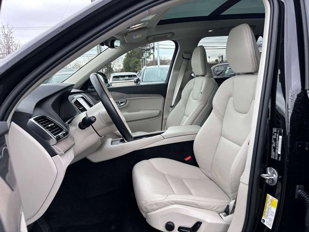 Used 2023 Volvo XC90 B6 Plus w/ Protection Package Premier image 17
