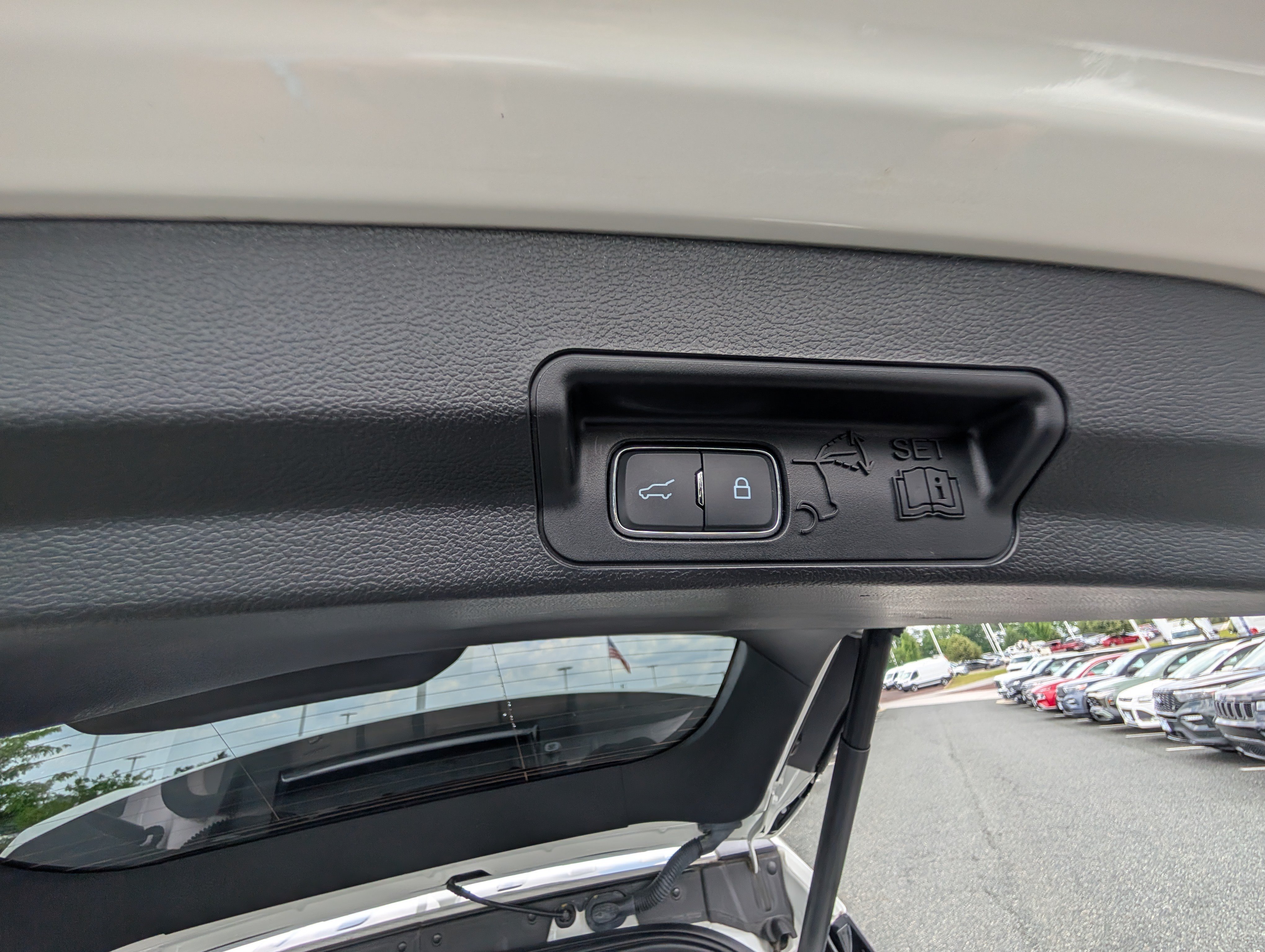 Certified 2023 Ford Explorer XLT AWD/4WD image 14