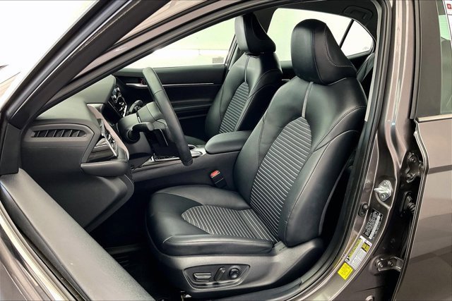 Used 2024 Toyota Camry SE image 18