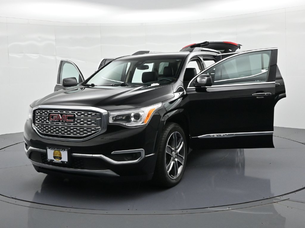Used 2017 GMC Acadia Denali w/ Technology Package AWD/4WD image 27