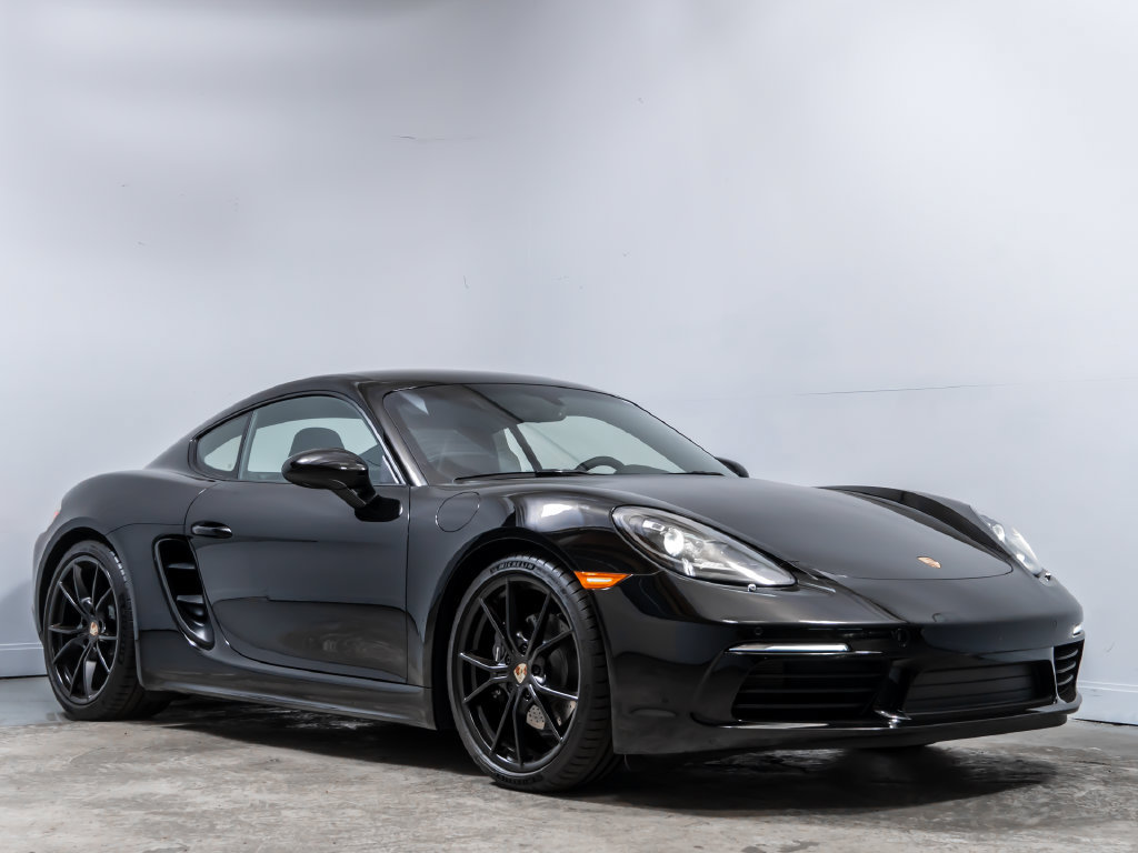 Used 2025 Porsche 718 Cayman RWD image 9