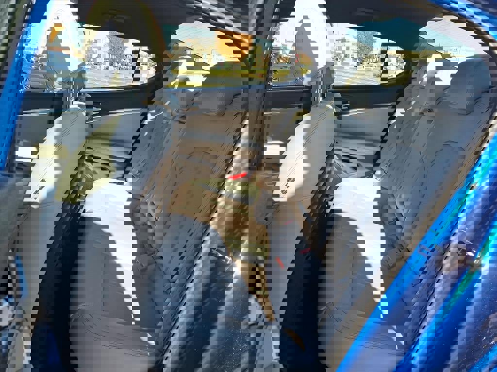 Used 2022 Genesis G70 2.0T image 11