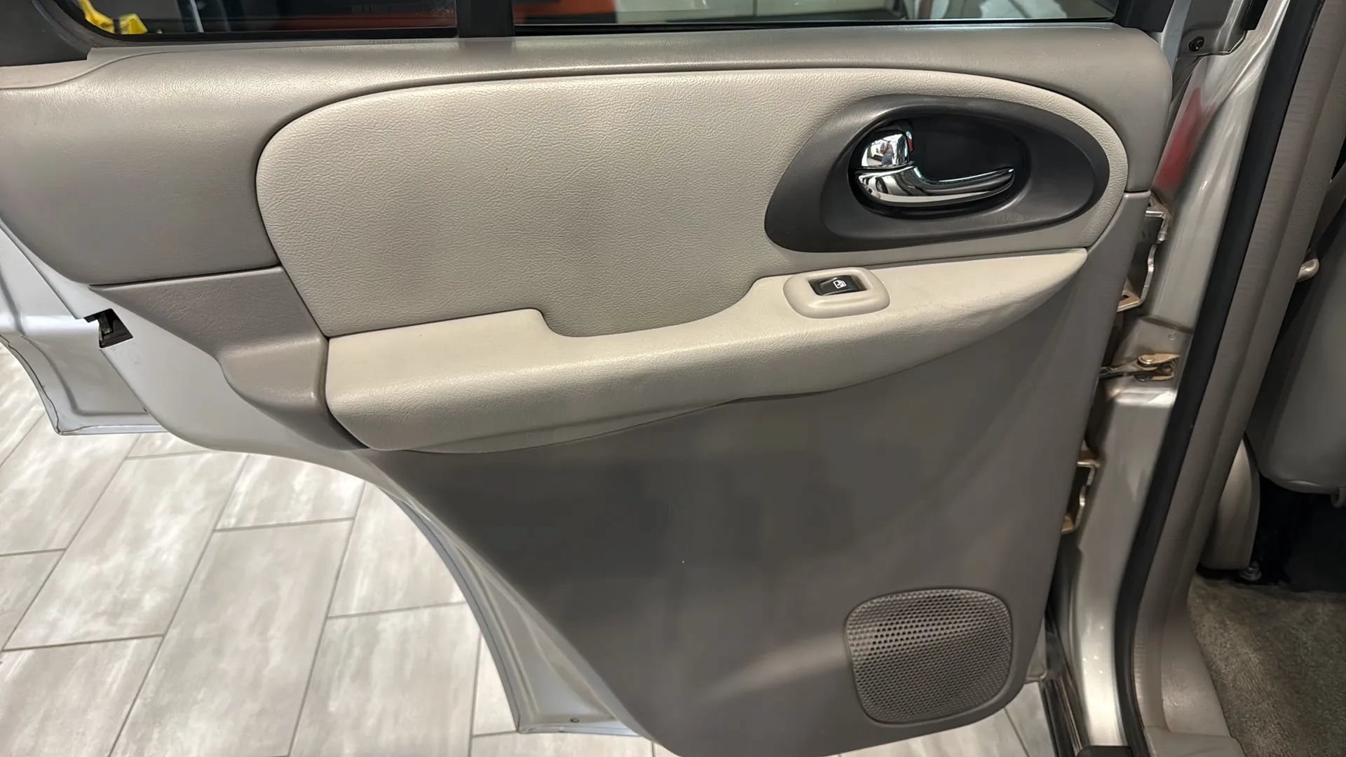 Used 2005 Chevrolet TrailBlazer LT RWD image 26