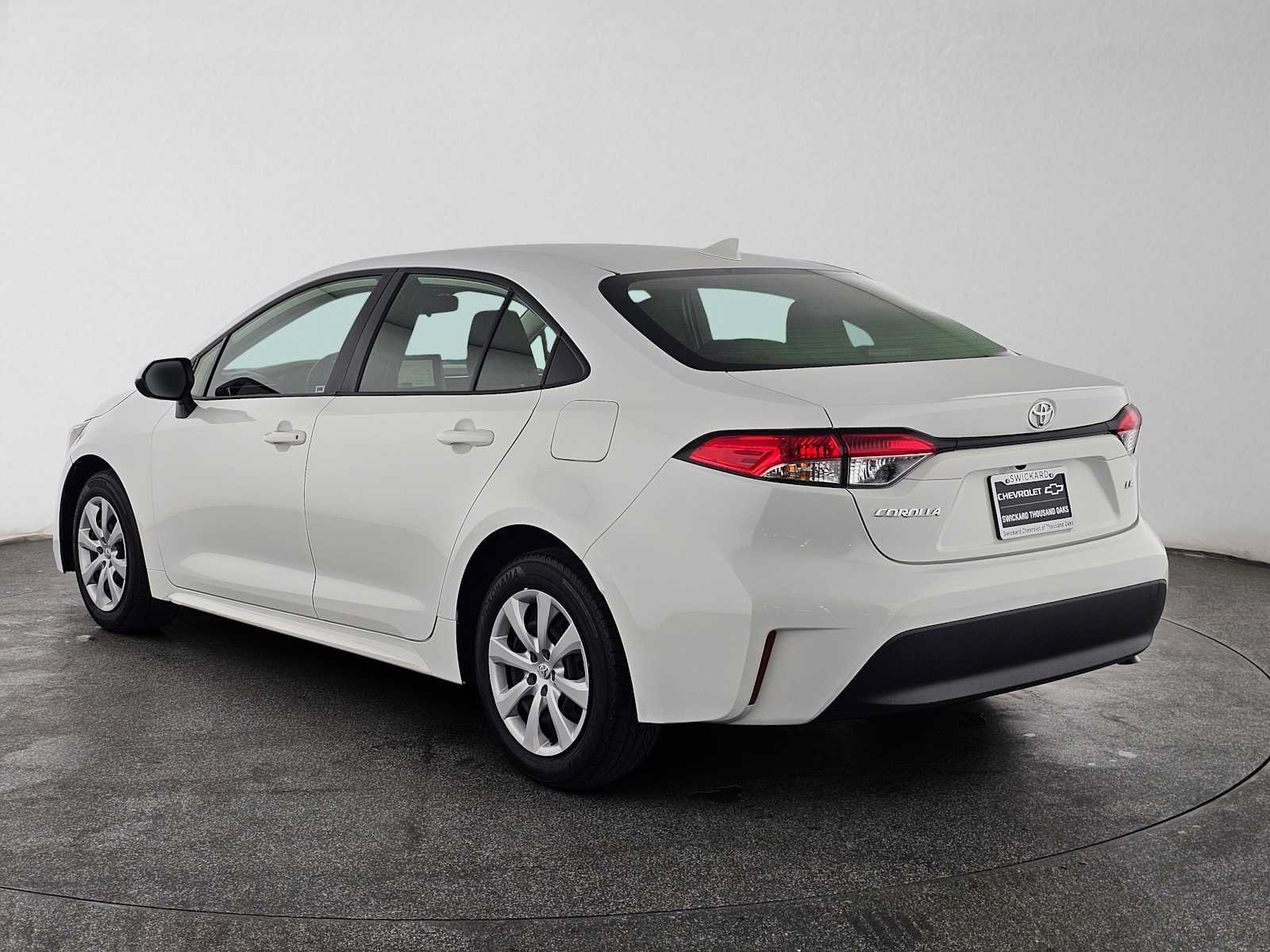 Used 2026 Toyota Corolla LE FWD image 5