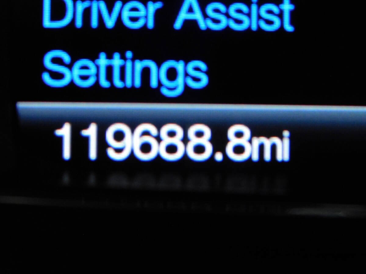 Used 2017 Ford Explorer XLT w/ Equipment Group 202A image 12