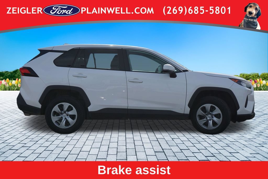 Used 2022 Toyota RAV4 LE AWD/4WD image 6
