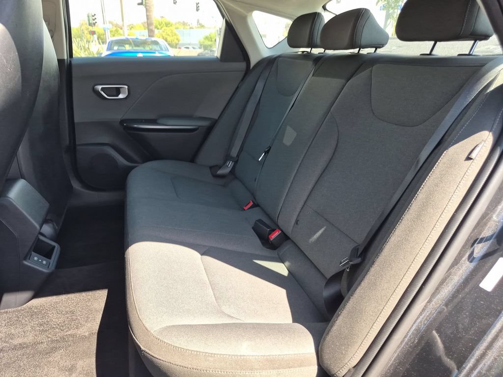 Used 2025 Kia K4 FWD image 28