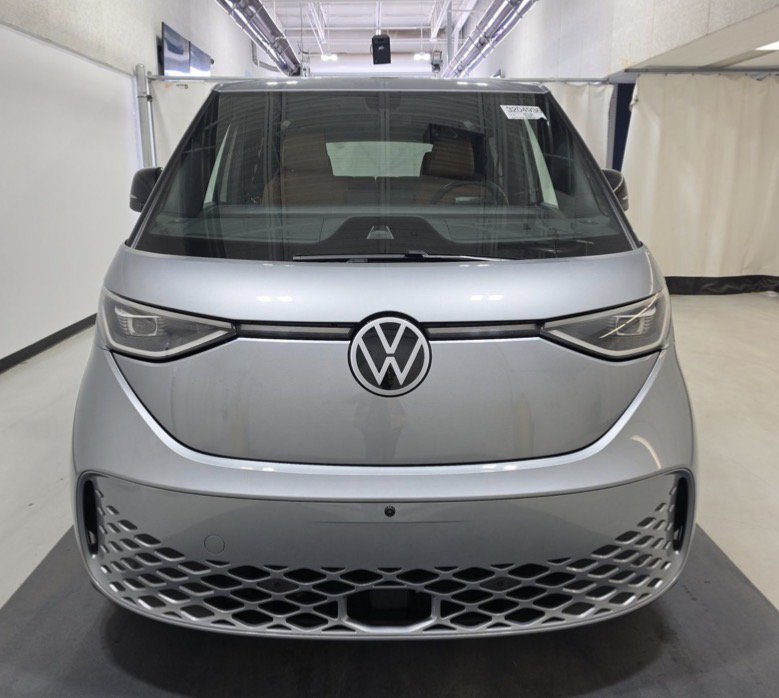 Used 2025 Volkswagen ID. Buzz Pro S Plus AWD/4WD image 2