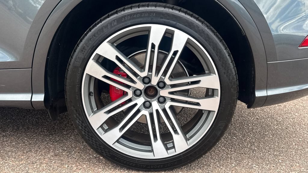 Used 2018 Audi SQ5 Prestige w/ Prestige Package AWD/4WD image 16