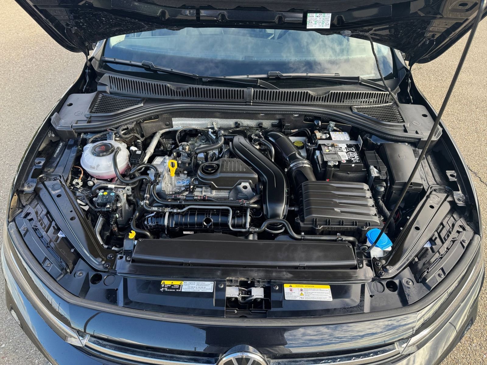 Used 2025 Volkswagen Jetta SE image 32