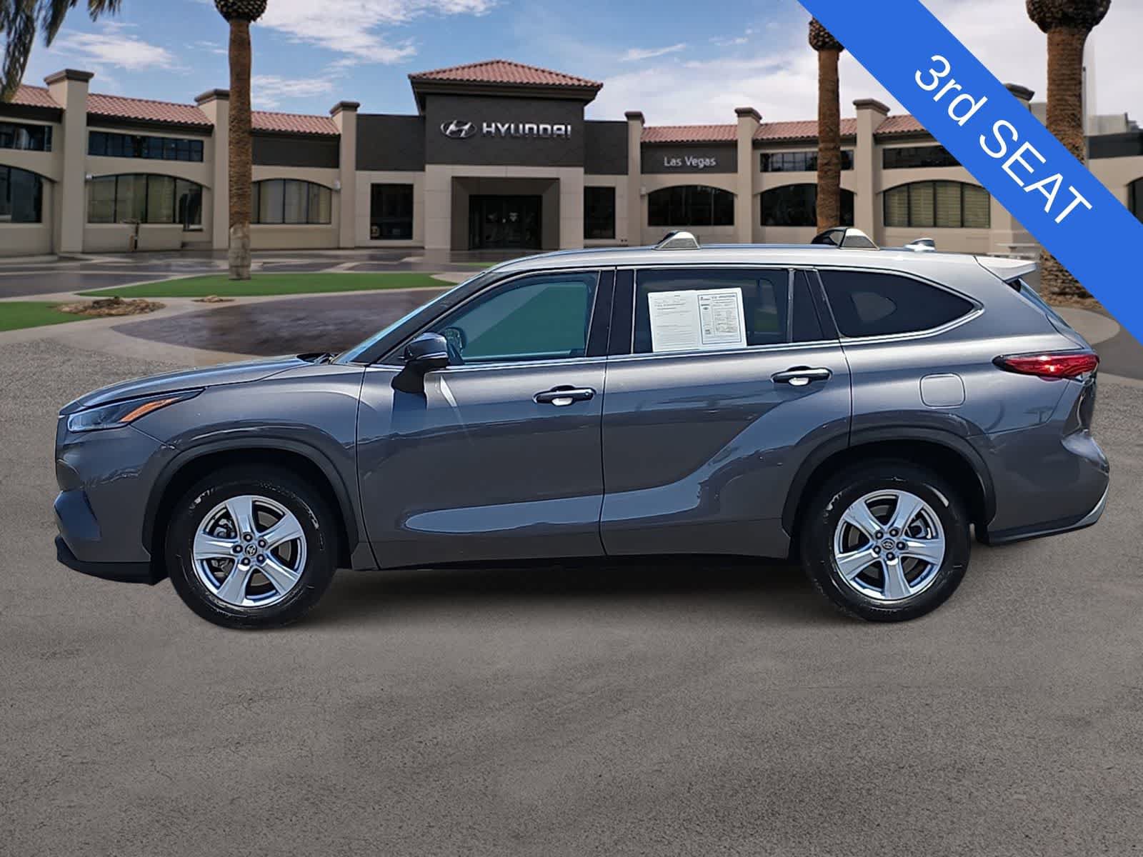 Used 2021 Toyota Highlander LE FWD image 5