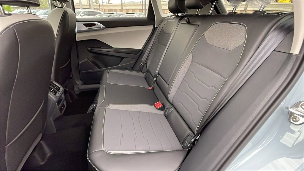 New 2025 Volkswagen Taos SE image 16