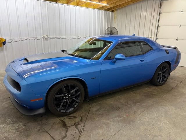 Used 2019 Dodge Challenger R/T RWD image 3