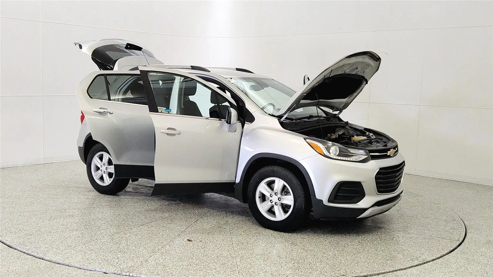 Used 2019 Chevrolet Trax LT w/ Driver Confidence Package FWD image 9