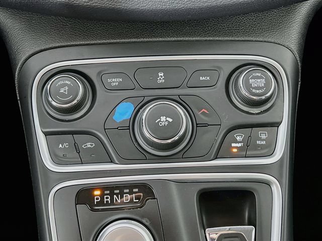 Used 2016 Chrysler 200 Limited FWD image 17