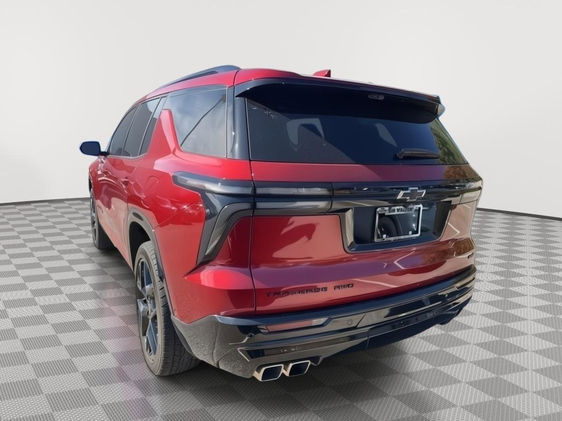 Used 2024 Chevrolet Traverse RS image 3