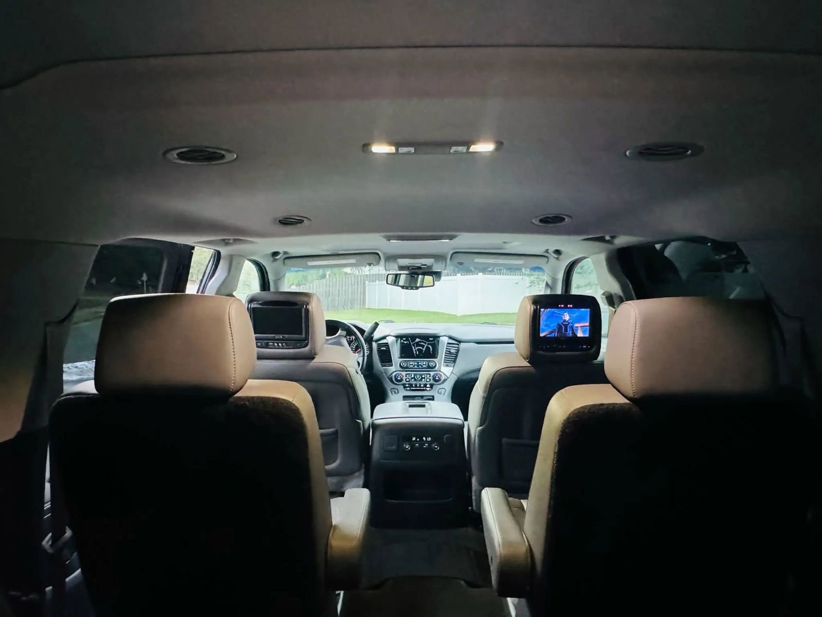 Used 2015 Chevrolet Suburban LT image 9