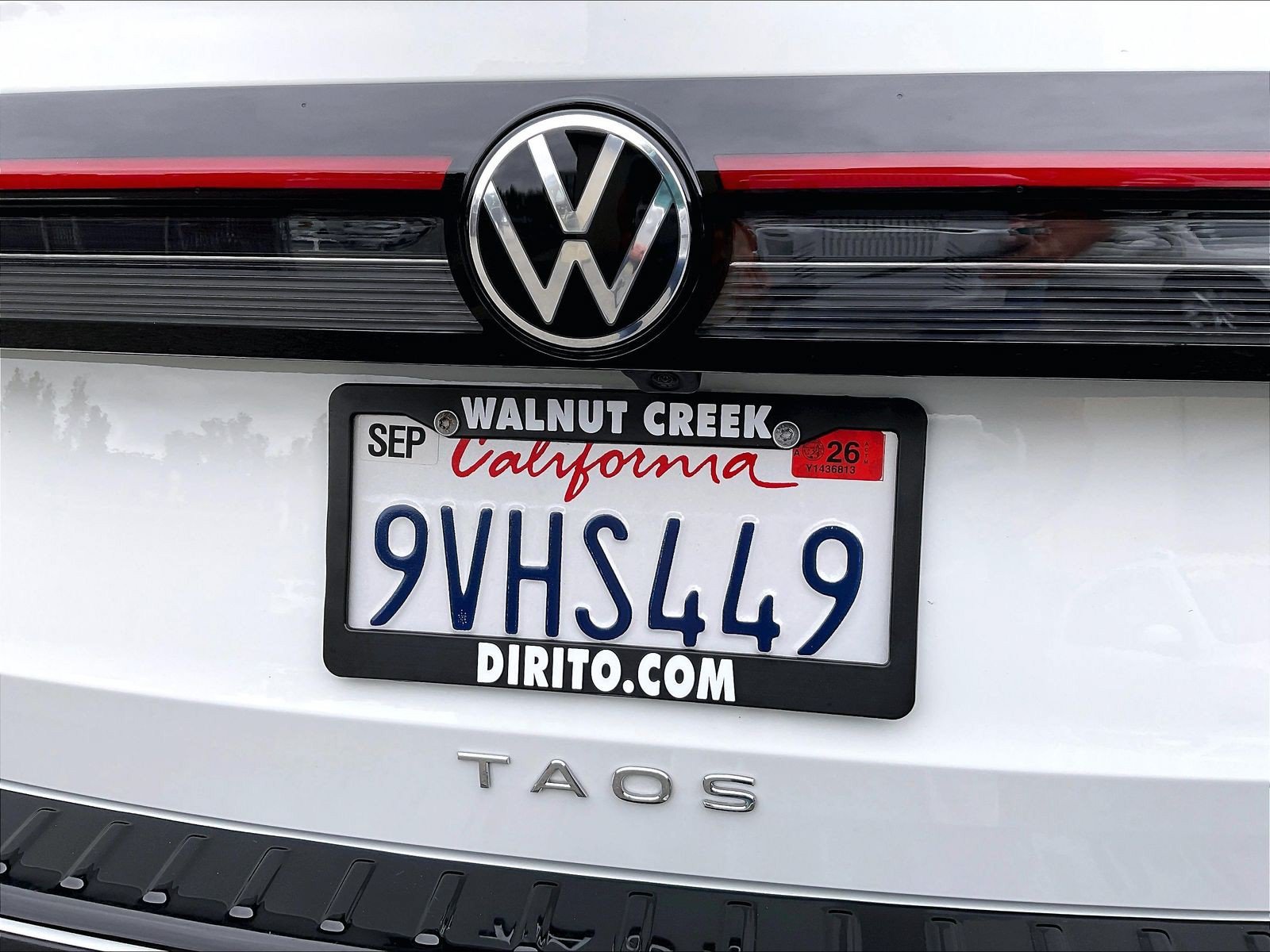 Certified 2025 Volkswagen Taos SE FWD image 7