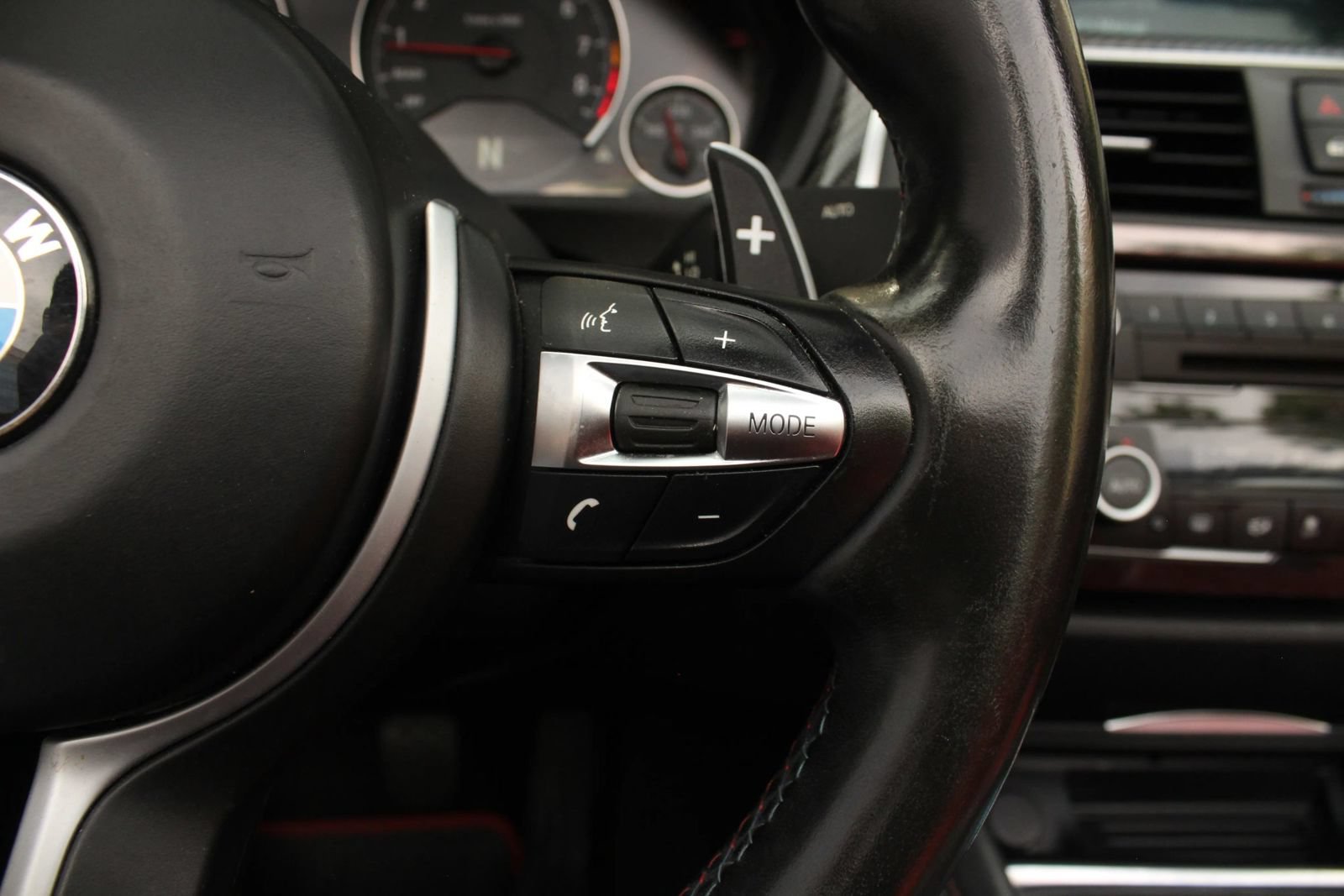 Used 2018 BMW M4 Convertible RWD image 27