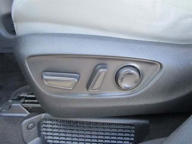 Used 2023 Toyota Sienna XLE AWD/4WD image 10