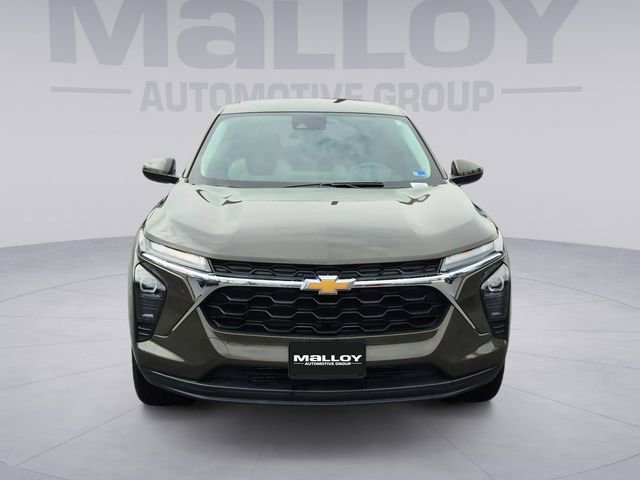 Used 2024 Chevrolet Trax LS w/ LS Convenience Package image 8