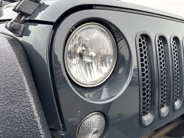 Used 2018 Jeep Wrangler Unlimited Sport S AWD/4WD image 29