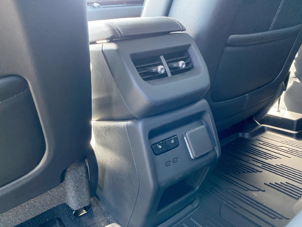 New 2026 Cadillac Optiq V w/ LPO, Floor Liner Package AWD/4WD image 37