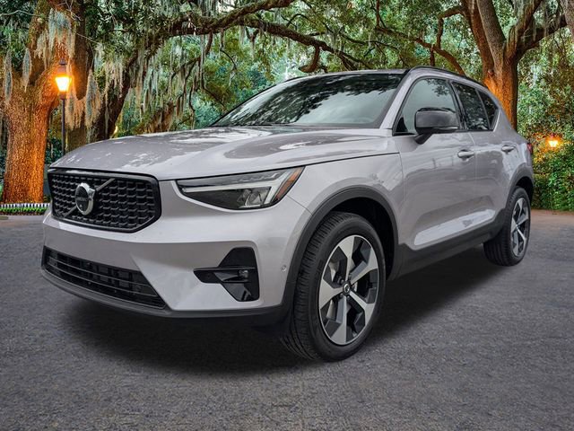 New 2026 Volvo XC40 B4 Plus w/ Protection Package Premier image 8