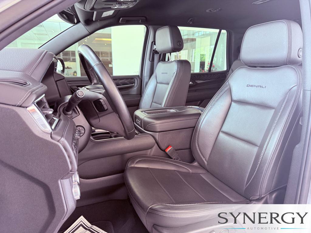 Used 2023 GMC Yukon Denali RWD image 25
