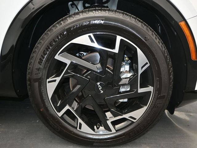 Used 2025 Kia Sportage SX image 17