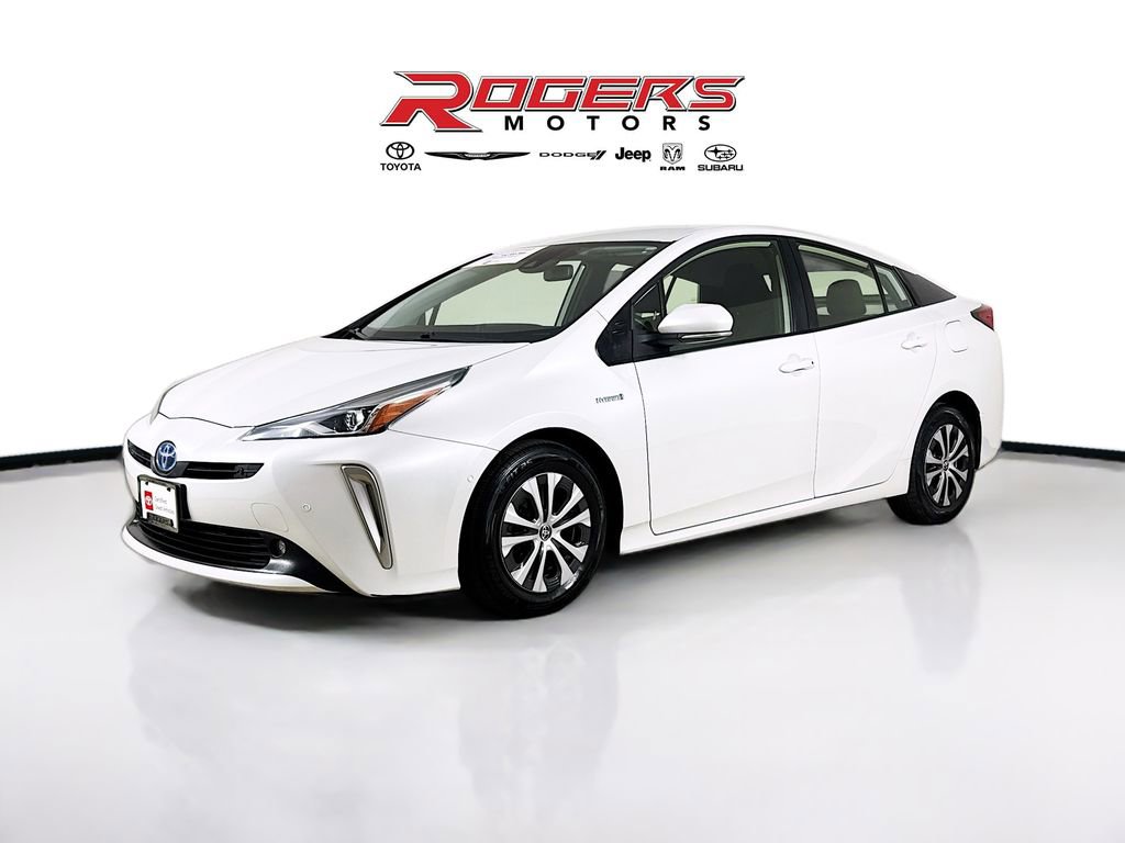 Certified 2022 Toyota Prius LE image 3