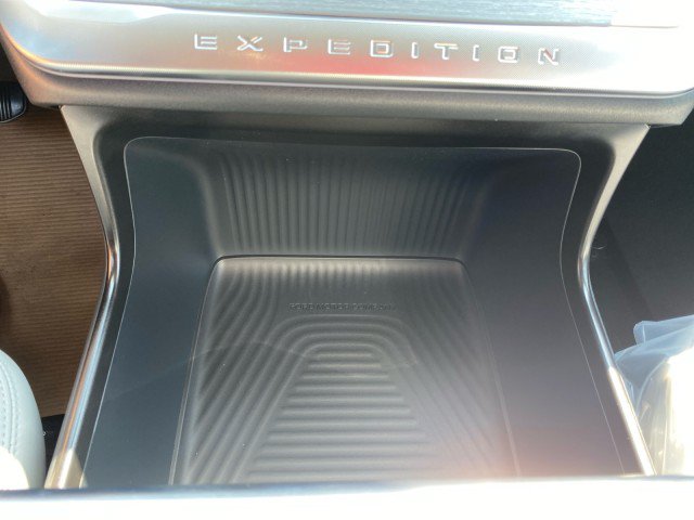 New 2027 Ford Expedition Platinum w/ Platinum Ultimate Package AWD/4WD image 13