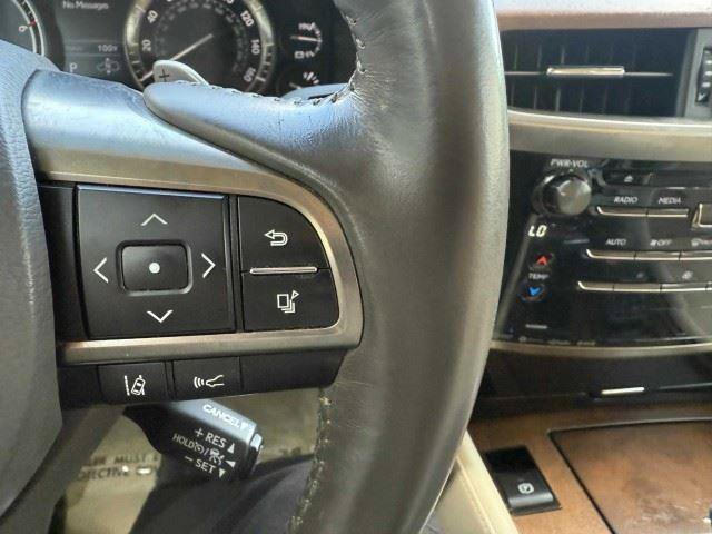 Used 2019 Lexus LX 570 4WD w/ Luxury Package image 20