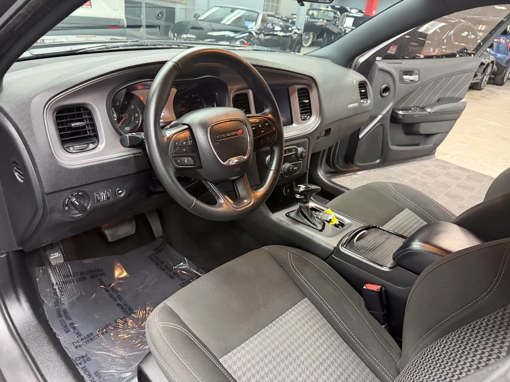 Used 2023 Dodge Charger SXT w/ Blacktop Package RWD image 35