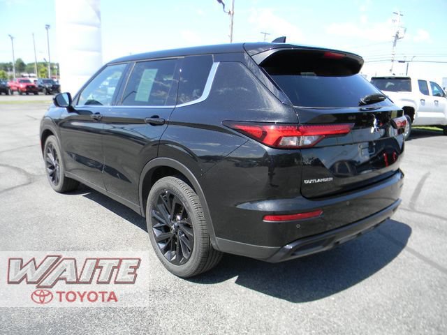 Used 2023 Mitsubishi Outlander SEL Black Edition AWD/4WD image 4